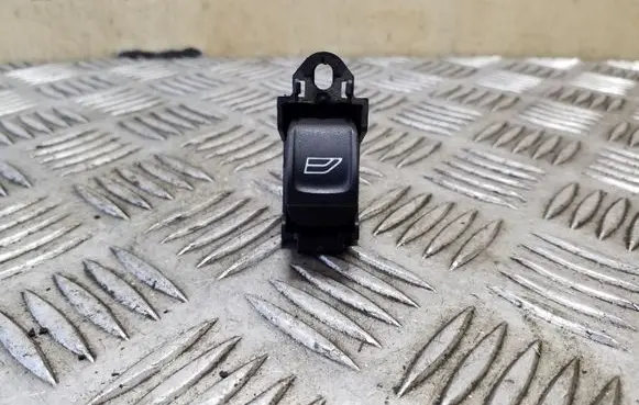 Volvo XC70 Electric window control switch 30773273