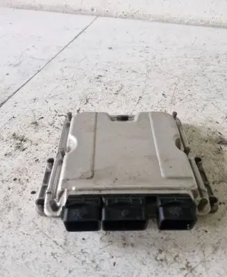 Peugeot 807 Engine control unit/module 0281011033 EDC15C2 9646719280