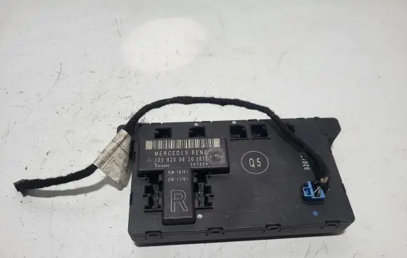 Mercedes-Benz C W203 Door control unit/module 2038205626 351324