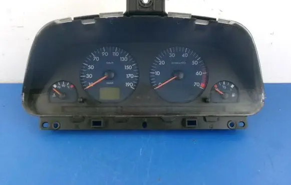 Speedometer (instrument cluster)