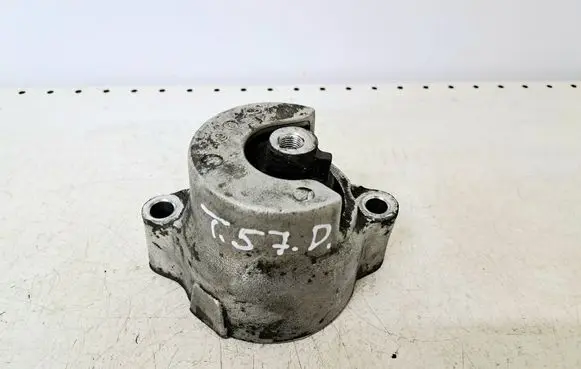 Honda Accord Engine mount bracket