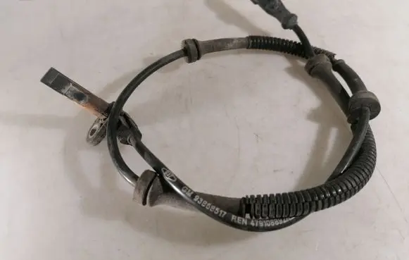 Renault Trafic III (X82) ABS brake wheel speed sensor 93868517 479108892R