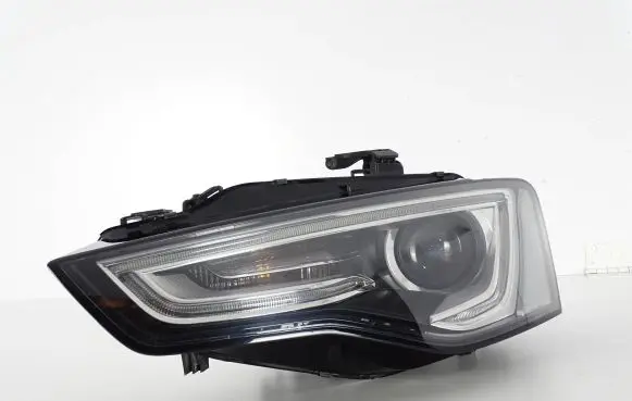 Audi A5 8T 8F Headlight/headlamp 8T0941005