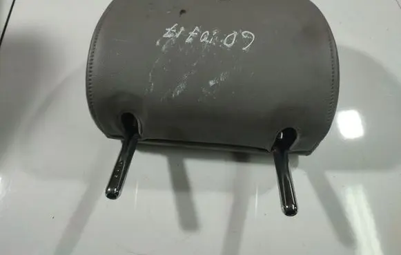 Audi A3 S3 8P Front seat headrest 
