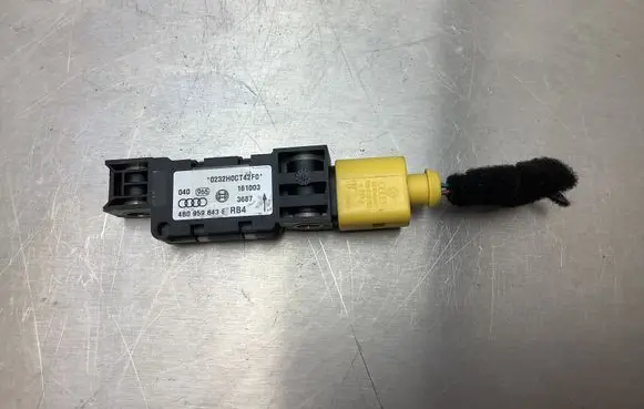 Audi A3 S3 8P Airbag deployment crash/impact sensor 4B0959643E 0232H0CT42F0 161003