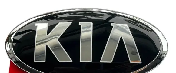 KIA Forte Manufacturer badge logo/emblem 86320-1W250