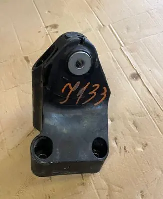 Mercedes-Benz E W213 Engine mounting bracket A6542232200