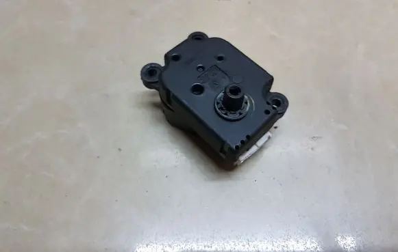 Peugeot 206 Air flap motor/actuator 38236