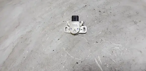 Lexus CT 200H Brake pedal sensor switch 8951020041