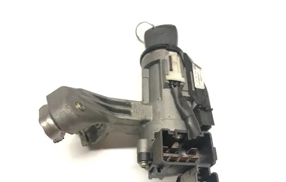 Toyota Corolla E120 E130 Ignition lock 8978302020