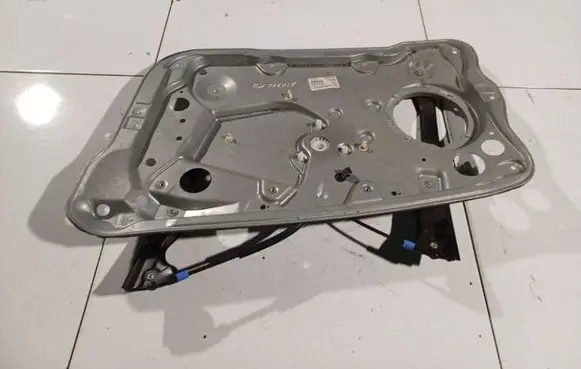 Skoda Fabia Mk1 (6Y) Sliding door window regulator with motor 