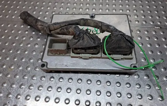 Ford C-MAX I Engine control unit/module S27705949 4M5112A650MA