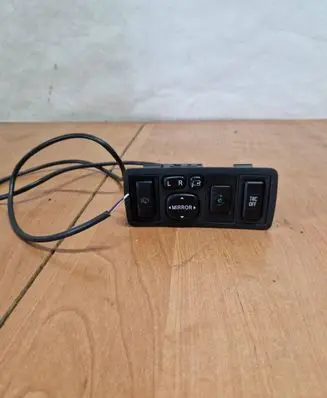 Toyota Avensis T250 Wing mirror switch 183575
