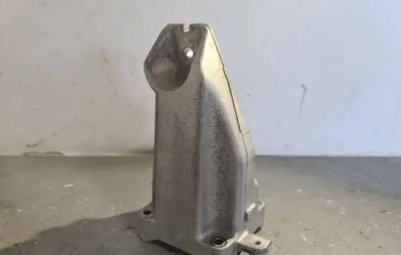 Mercedes-Benz GLC C253 Engine mounting bracket A2742232204