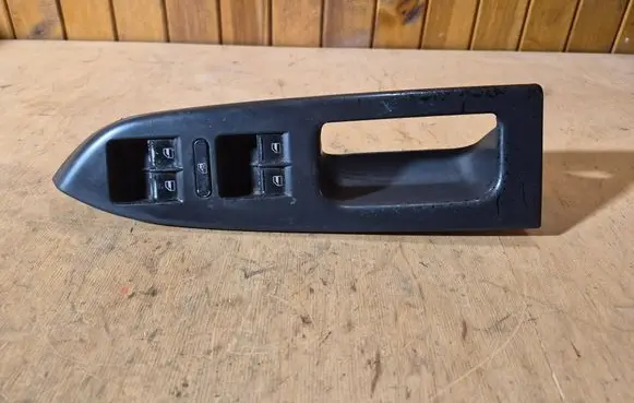 Volkswagen Touran I Electric window control switch 1T1867371F