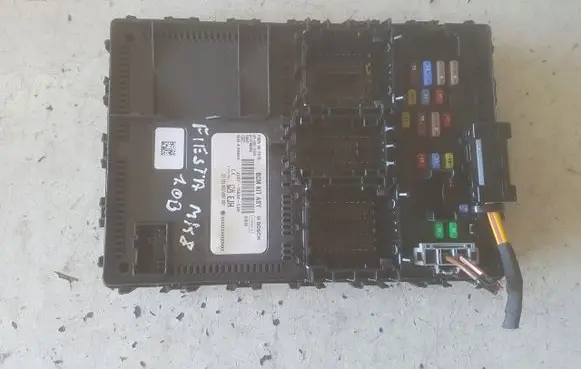 Ford Fiesta Fuse module JU5T15604EJH