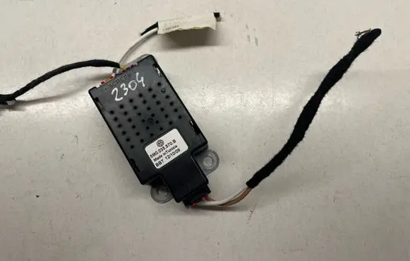 Volkswagen Golf VI Aerial antenna amplifier 5M0035570B