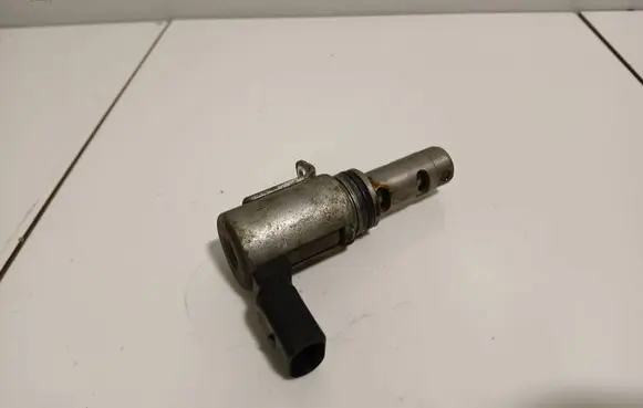 Volkswagen PASSAT B7 Camshaft vanos timing valve 03C906455A