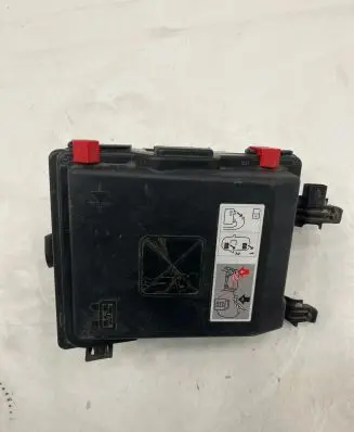 Nissan Leaf II (ZE1) Fuse module