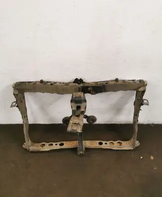 Toyota Avensis T270 Radiator support slam panel