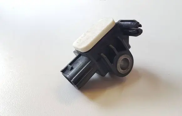 Mitsubishi Outlander Airbag deployment crash/impact sensor 8651A166 3950