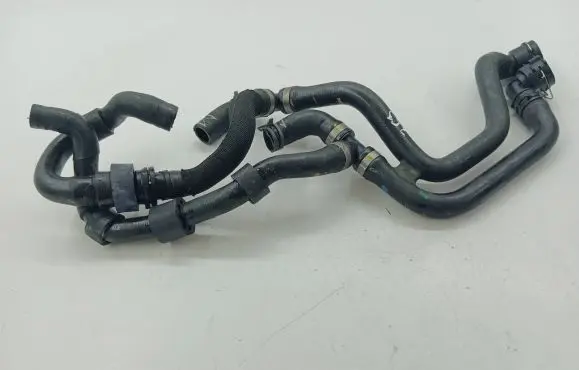 Volkswagen Tiguan Engine coolant pipe/hose