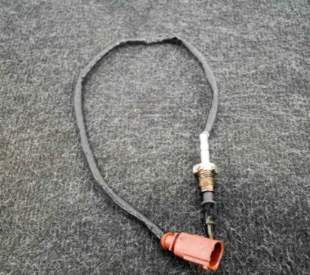 Audi A4 S4 B9 8W Oil temperature sensor 8W0906088B