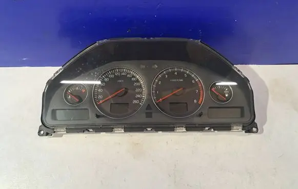 Volvo S60 Speedometer (instrument cluster) 30682272