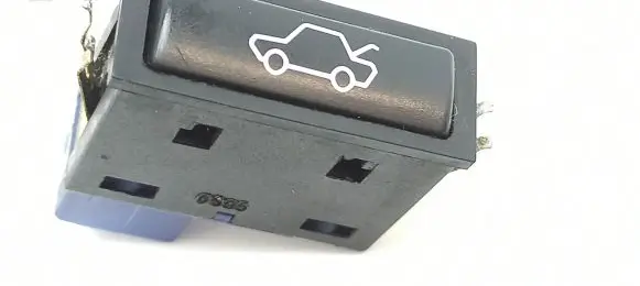 Tailgate opening switch