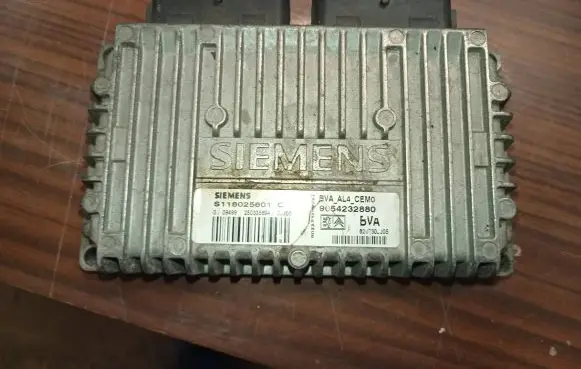 Citroen C4 I Gearbox control unit/module 9654232880 S118025601 250335694