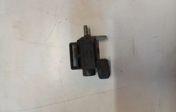 Volvo S90, V90 Vacuum valve 31339879 70051502 18T115