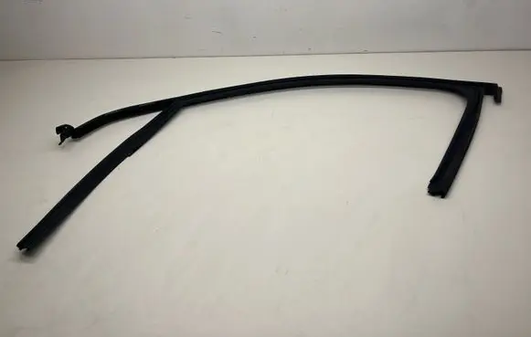 Peugeot 308 Front door glass trim molding 9677893880 9677893680