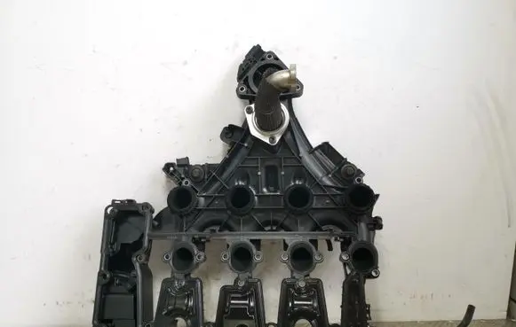 Ford Kuga II Intake manifold