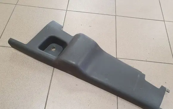 Iveco Daily 3rd gen (B) pillar trim (bottom) 500314019 500326192