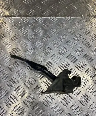 Mazda CX-7 Engine bonnet/hood hinges