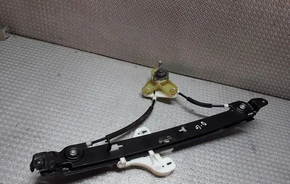 Rear door manual window regulator