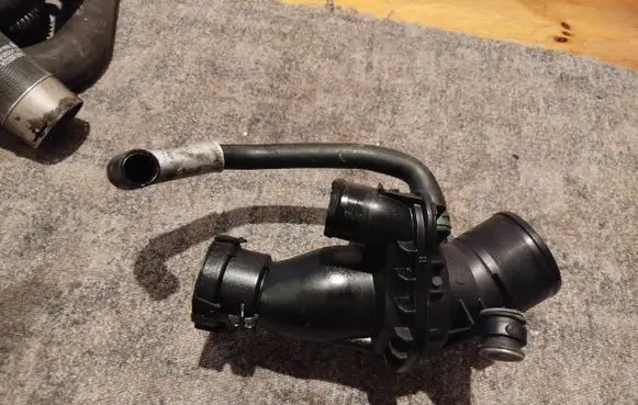 Nissan Qashqai+2 Air intake hose/pipe 165761844R 1047863S01