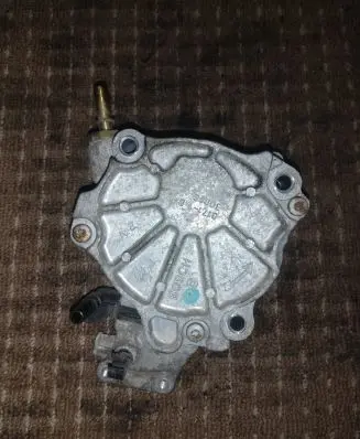 Peugeot 4007 Vacuum pump