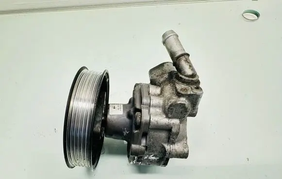 Audi A4 S4 B8 8K Power steering pump 8K0145154H