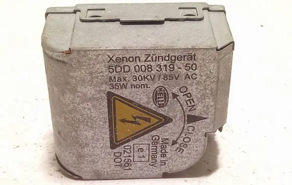 Mercedes-Benz E W211 Headlight ballast module Xenon 5DD00831950