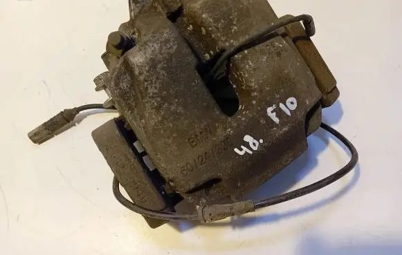 BMW 5 F10 F11 Front brake caliper 6024330