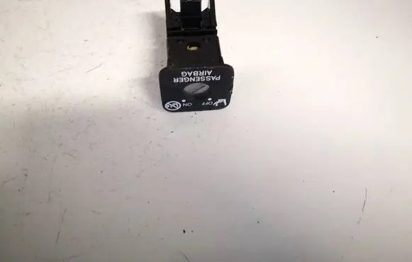 Toyota Auris 150 Passenger airbag on/off switch 