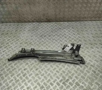 Audi Q7 4L Fender mounting bracket 4L0805158A