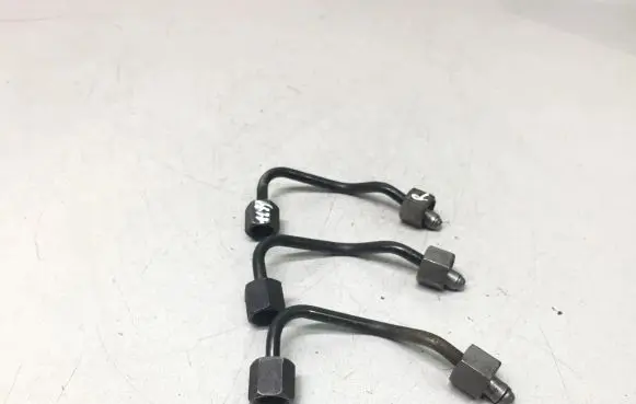 Mercedes-Benz CLS C219 Fuel injector supply line/pipe 