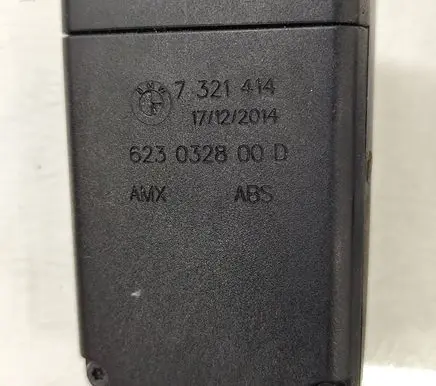 BMW X5 F15 Middle seatbelt buckle (rear) 7321413 623033000B 10122014