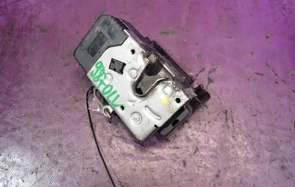 Opel Corsa C Front door lock 