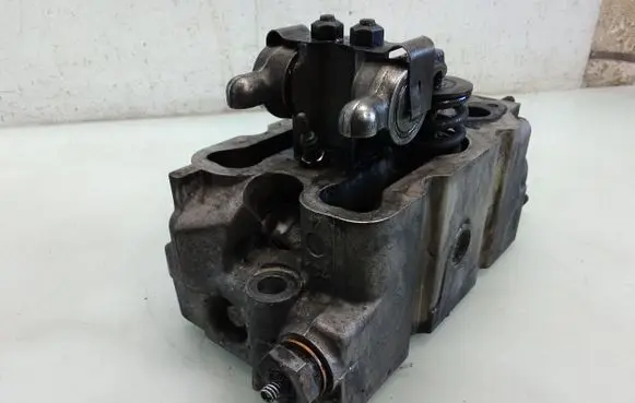 Jeep Grand Cherokee (WJ) Engine head 