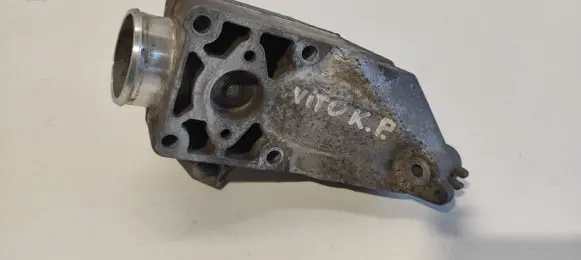 Mercedes-Benz Vito Viano W639 Engine mounting bracket A6462230104