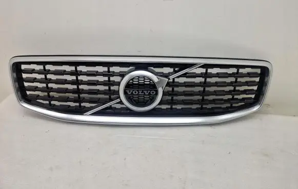 Volvo V60 Front bumper upper radiator grill