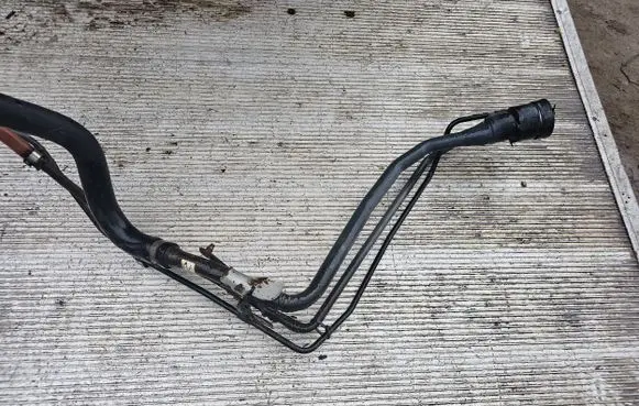 Toyota Prius (NHW20) Fuel tank filler neck pipe 